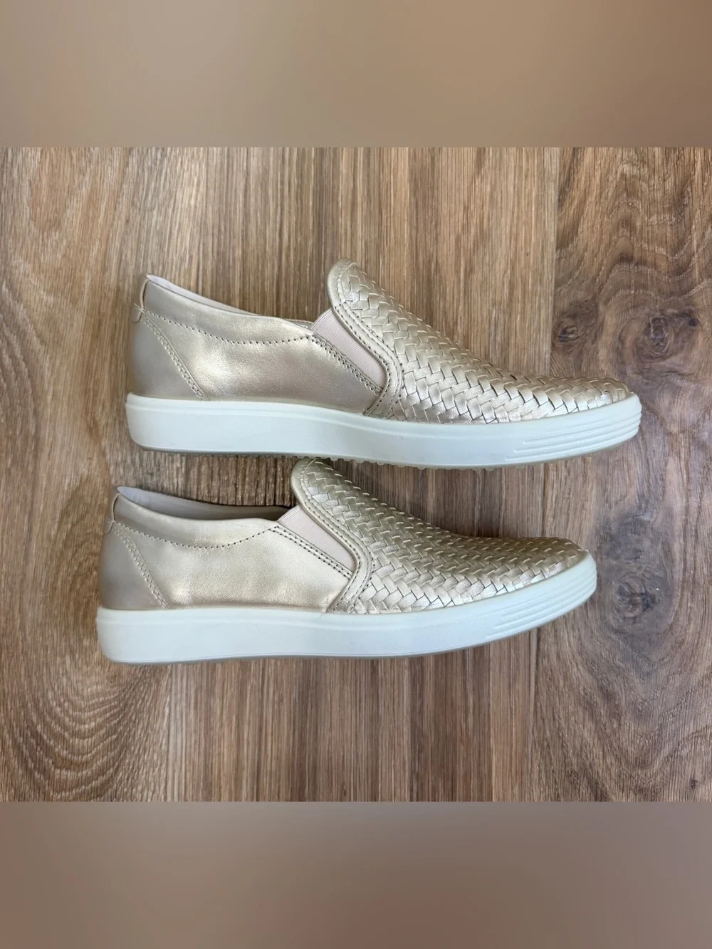 ECCO Soft 7 Woven Metallic Gold Leather Slip-On Sneakers EU 38